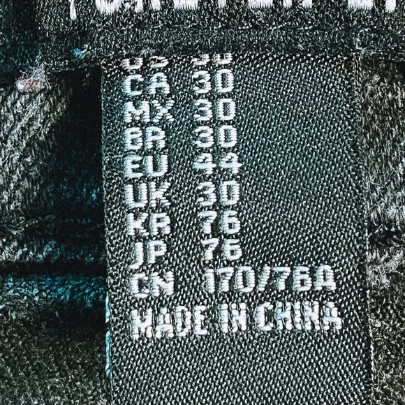 Forever21 Black High Waisted Rolled Jean Shorts - Picture 8 of 8